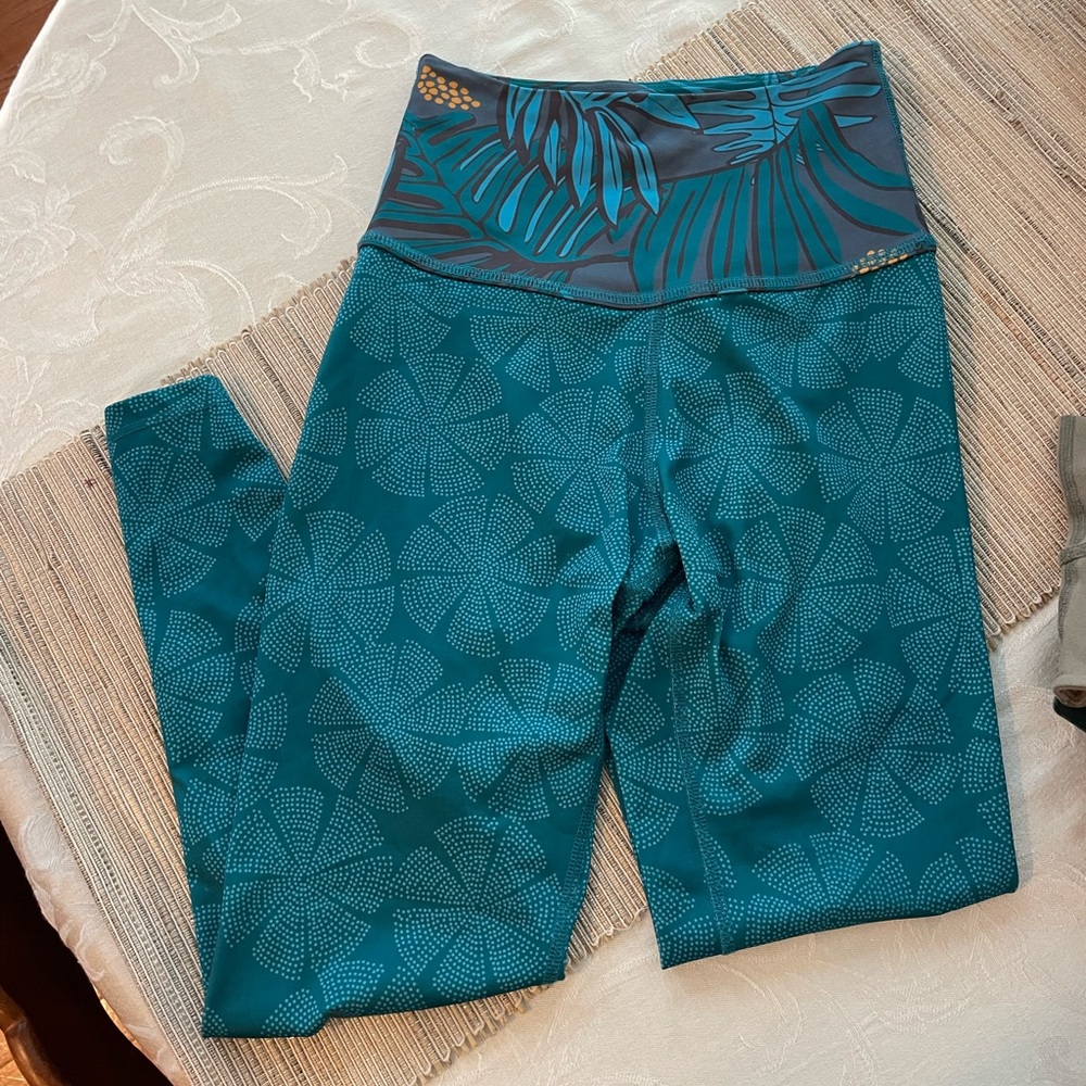 beyond yoga printed leggings